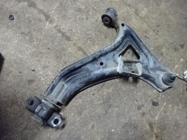 【中古】中古部品 バモス HM2 右フロントロアアーム 【3310410000-000243033751720】