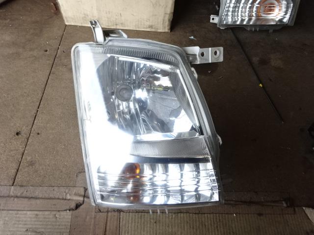 【中古】中古部品 ワゴンR MH22S 右ヘッドランプ 【3310410000-000243032410800】