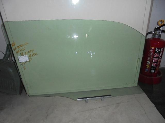 【中古】中古部品 ワゴンR MH23S 右フロントドアガラス 【3310160100-001206448713130】