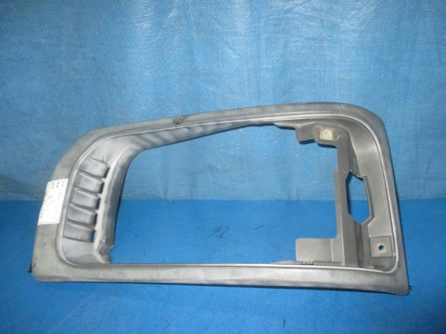 【中古】中古部品 ハイゼット S100P 左ライトリム 【3310160100-001631045310920】