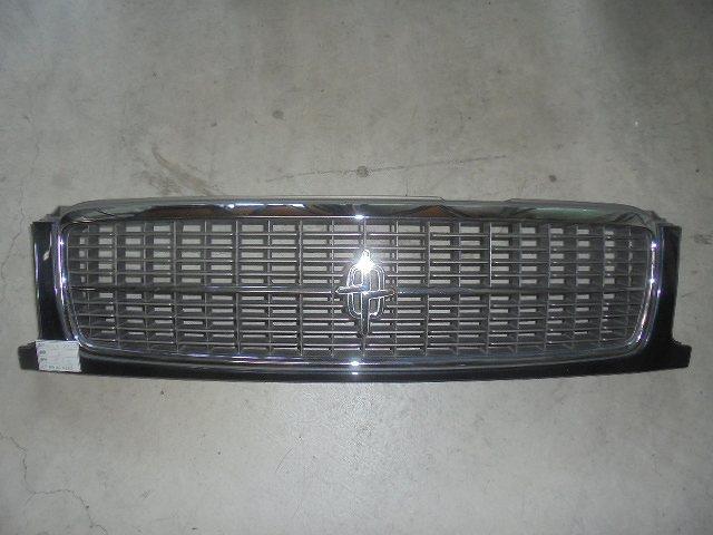 【中古】中古部品 セドリック PY32 ラジエータグリル 【3310160100-001284336510400】