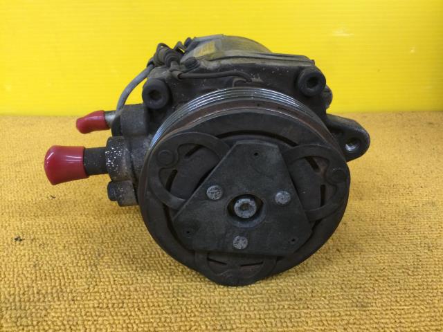 【中古】中古部品 ジムニー JB23W A/Cコンプレッサー 【3330960100-000052319160700】