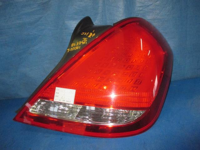 【中古】中古部品 ティアナ J31 右テールランプ 【3310160100-001568434415500】