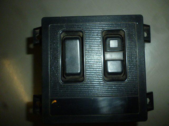 【中古】中古部品 デリカ P25W パワーウインドウスイッチ 【3310160100-000955418361900】