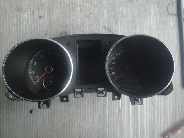【中古】中古部品 VW ゴルフ 1KCAX スピードメーター 【3100430000-240824000161400】
