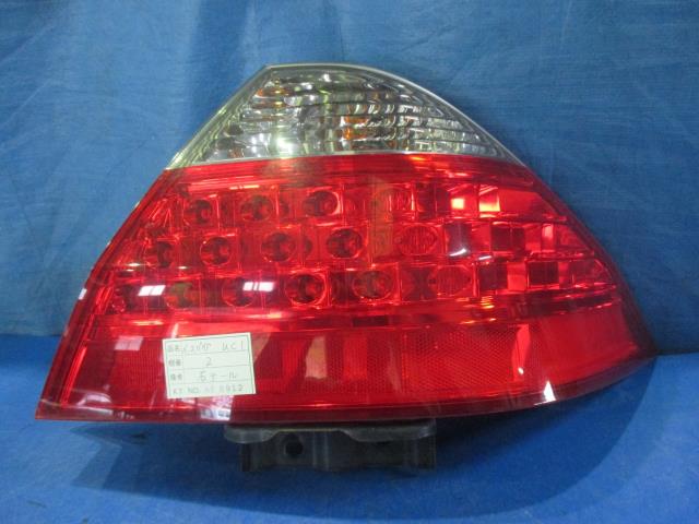 【中古】中古部品 インスパイア UC1 右テールランプ 【3310160100-001511430215500】