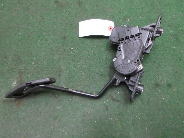 【中古】中古部品 ラパン HE22S ペダル 【3310300100-230314000277500】