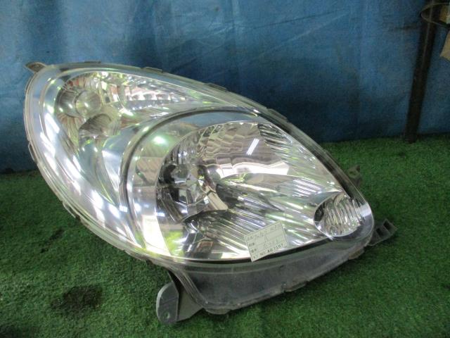【中古】中古部品 ファンカーゴ NCP20 右ヘッドランプ 【3310160100-001675247210800】