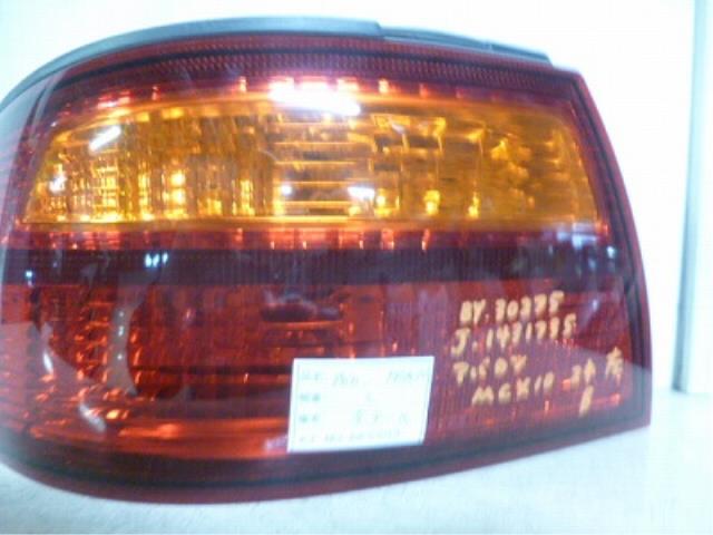 【中古】中古部品 アバロン MCX10 左テールランプ 【3310160100-001130604715600】
