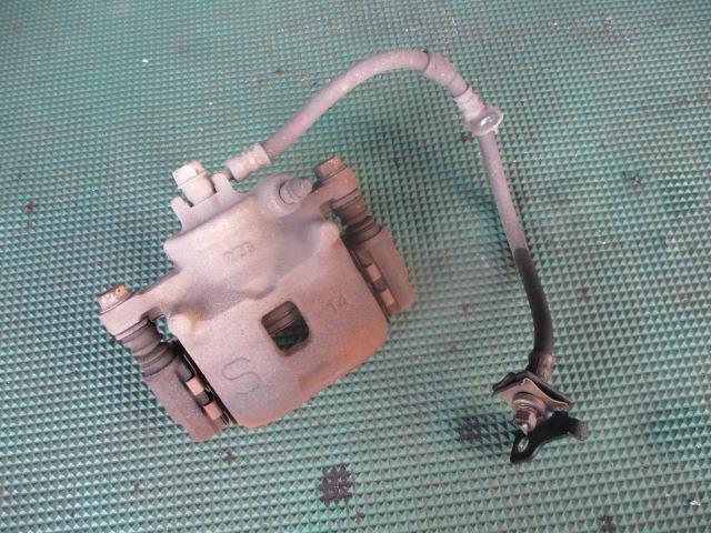 【中古】中古部品 ワゴンR MH34S 左フロントキャリパー 【3310190100-000244005444360】