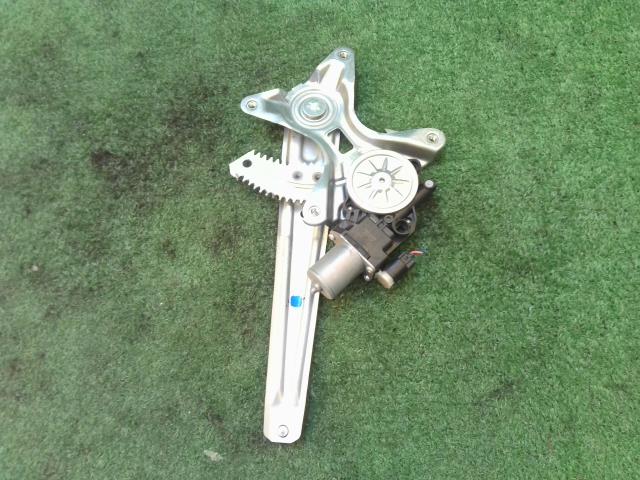 【中古】中古部品 ミライース LA350S 左リアドアレギュレータ・モーター 【3260240000-240821000213420】