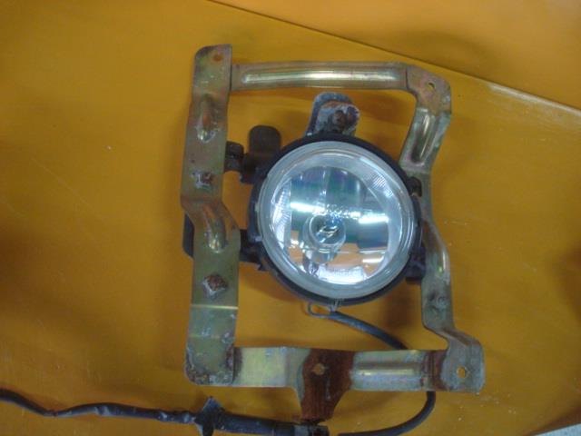 【中古】中古部品 トッポBJ H41A 右フォグランプ 【3340220100-001328039510850】