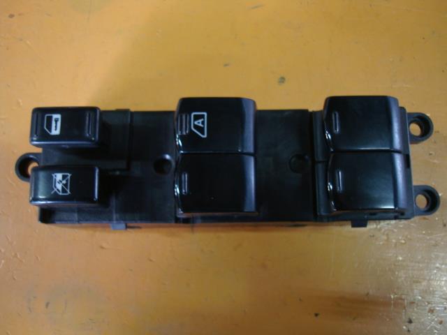 【中古】中古部品 キューブ YZ11 パワーウインドウスイッチ 【3340220100-001430936661900】