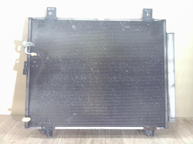 【中古】中古部品 ハイエース TRH200V コンデンサー 【3310390100-240808000560600】