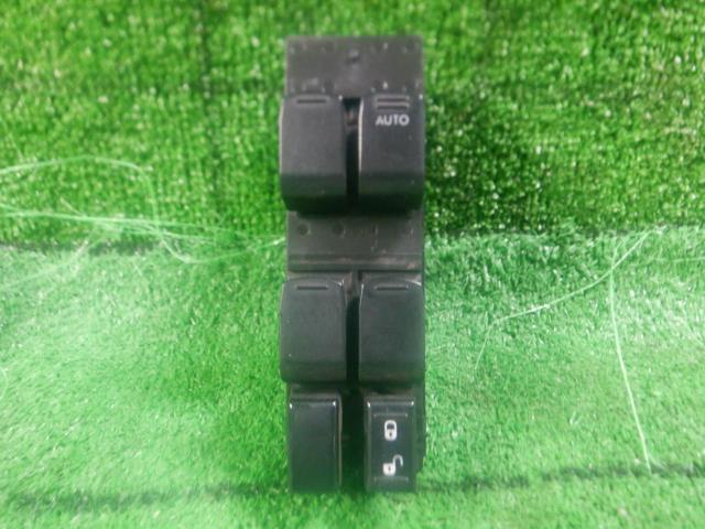 【中古】中古部品 ステラ RN2 パワーウインドウスイッチ 【3330420100-240823000161900】