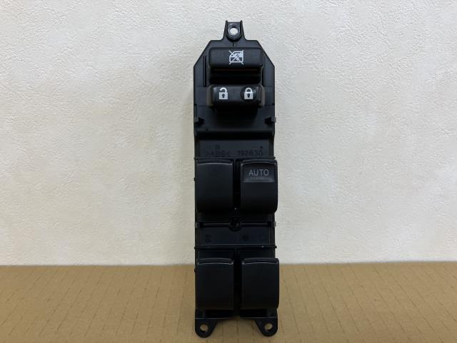 【中古】中古部品 ヴィッツ NSP130 パワーウインドウスイッチ 【3330460100-000001584661900】