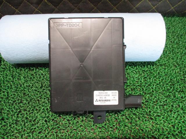 【中古】中古部品 デリカD5 CV5W A/Cコンピューター 【3330660100-000024319363900】