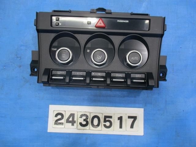 【中古】中古部品 86 ZN6 A/Cスイッチパネル 【3310040100-000243051760900】