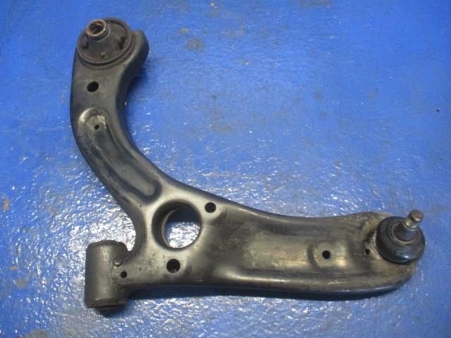 【中古】中古部品 ムーヴ L175S 左フロントロアアーム 【3310270100-000014347351740】