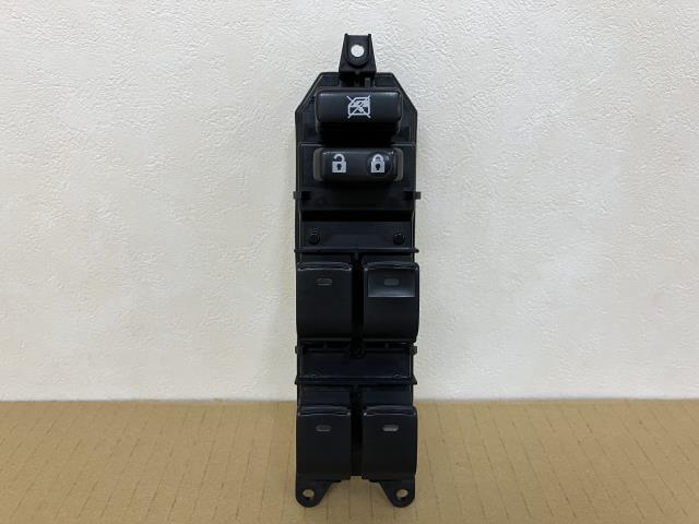 【中古】中古部品 ヴォクシー ZRR70W パワーウインドウスイッチ 【3330460100-000001584961900】