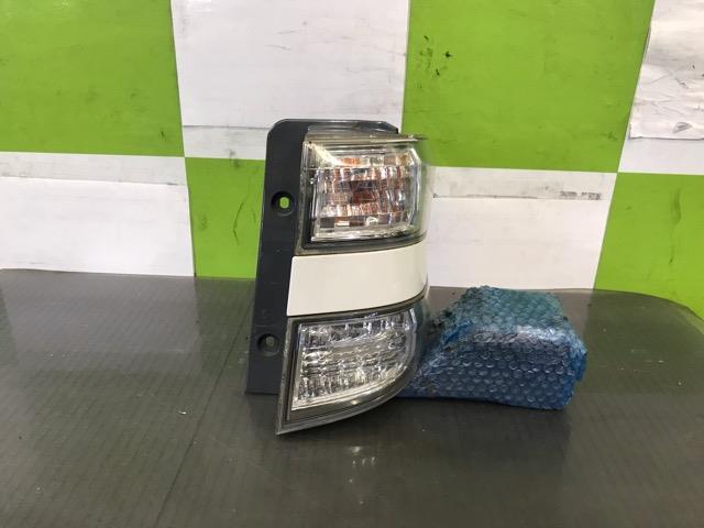 乐天商城 - 【中古】中古部品 ヴェルファイア GGH20W 右テールランプ 【3330530100-000005283415500】