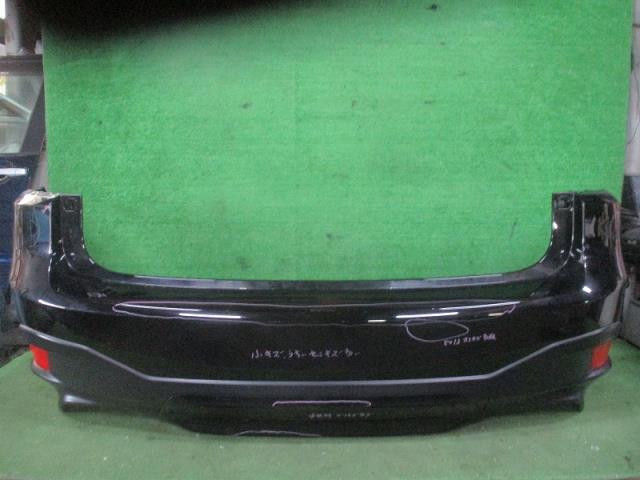 メーカー トヨタ 車名 レクサス IS 型式類別 17523-0003 グレード IS350 Fスポーツ 認定型式 DBA-GSE31 車両タイプ 4ドアセダン 年式 H26/8 シフト 8FT 駆動 4×2 通称型式 GSE31AEZLHF エンジン型式 2GR-FSE ミッション型式 アクスル型式 B02A 車体色 ブラック 車体色No 212 トリム色No FB30 走行距離(Km) 92,049 メーカー純正品番 52159-53220-C0 部品メーカー品番 保証 0ヶ月/0km 付加情報 PP/反射レンズ/再塗装/手直し必要/小キズ、薄い線キズ多い/ロアディフューザー社外品取付により、バンパー本体切ってます 商品情報 (1)[1-3,キレ,取付部6cm.2個](1)[2,擦り傷,1x2スリキズ](1)[8,擦り傷,C0.5cm〜1cm多数アリ](2)[2,その他,上コーナー部全体にペン先ズリキズ多数](2)[3,キレ,取付部.2個](2)[7,塗装ハゲ,下面細かいハゲ多数アリ](3)[2,擦り傷,B5cm.3個](3)[9,その他,塗無し部1x5ズリキズ](3)[9,塗装ハゲ,下面細かいハゲ多数アリ](4)[9,その他,塗無し部1x10ズリキズ](4)[全体,擦り傷,A](5)[4,その他,1cmキズ](6)[1,その他,15x14cm範囲線キズ複数](7)[7,その他,塗無し部3x10cmズリキズ](8)[2,その他,1x0.5ズリキズ](9)[2,擦り傷,5x13cm範囲スリキズ多数](10)[8,その他,塗無し部1x4cmズリキズ](11)[5,その他,ロアディフューザー塗装部ズリキズ多少] ※純正番号およびモデル番号は参考としてください。※リビルト部品を購入される際のお願い【再生部品】と表示されているものをリビルト部品と呼んでいます。リビルト部品の場合には、交換時に取り外した部品をご返却していただく場合があります。詳しくはこちら※大物商品(ドア・ボンネット・バンパー等)は個人宅への配送ができない場合がございます。その場合、最寄りの配送業者支店止め等の対応となりますので、あらかじめご了承ください。 ページ上部へ【中古】中古部品 レクサス IS GSE31 リアバンパー 【3500080000-240410000815100】