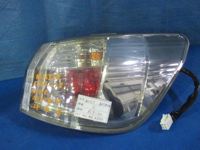 【中古】中古部品 カルディナ AZT241W 右テールランプ 【3310160100-001478633115500】