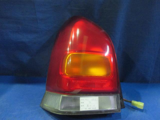 【中古】中古部品 アルト HA23S 左テールランプ 【3310160100-001564368315600】