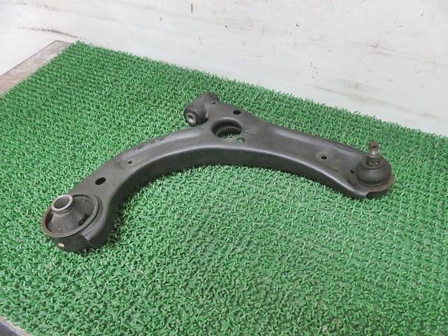 【中古】中古部品 ムーヴ LA160S 右フロントロアアーム 【3330380100-211014001051720】