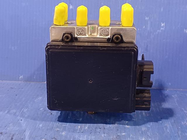【中古】中古部品 スプリンターカリブ AE111G ABSアクチュエーター 【3310050100-240723000242500】
