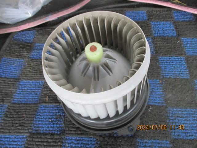 【中古】中古部品 MRワゴン MF22S ヒーターブロアモーター 【3330220100-240911000...
