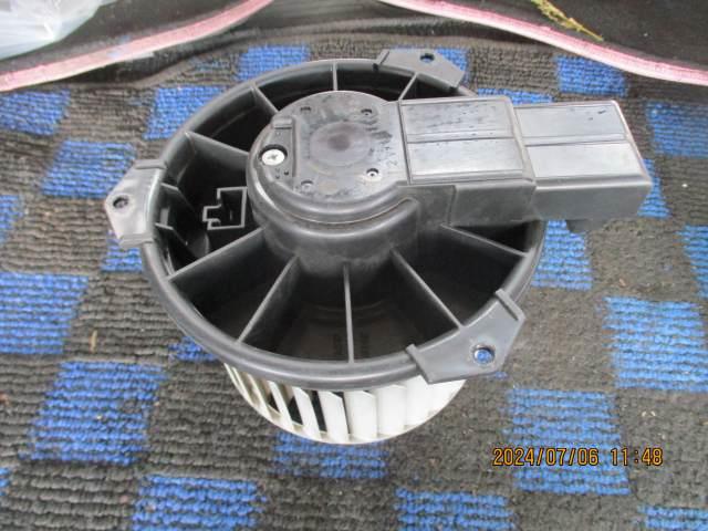 【中古】中古部品 MRワゴン MF22S ヒーターブロアモーター 【3330220100-240911000...