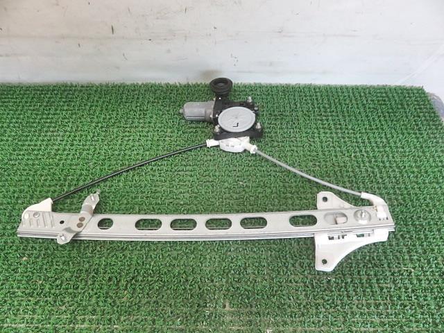 【中古】中古部品 スイフト ZD72S 左フロントドアレギュレータ・モーター 【3330380100-210924000913220】