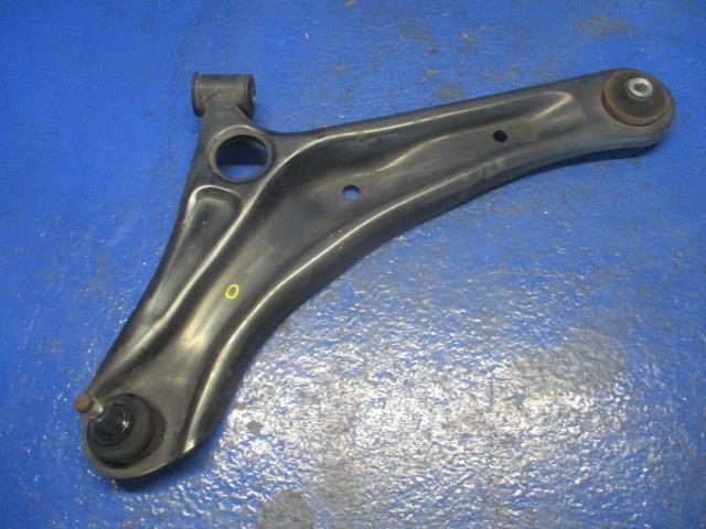 【中古】中古部品 ミニキャブ DS16T 右フロントロアアーム 【3310270100-000014393851720】