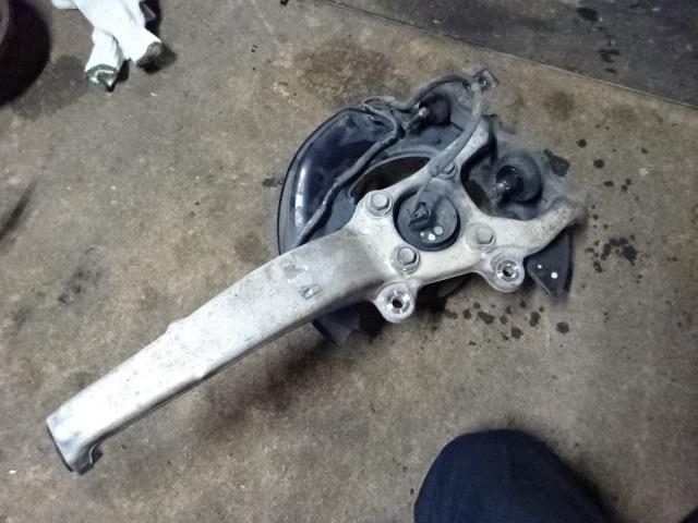 【中古】中古部品 クラウン GRS180 左フロントナックルハブ 【3310410000-000243034144340】