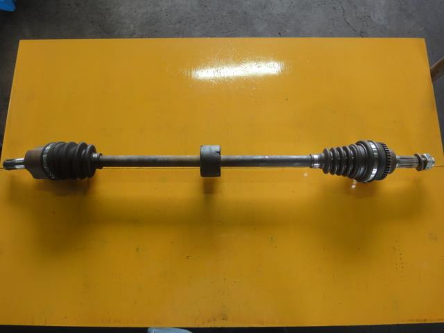 【中古】中古部品 キャロル HB23S 右フロントドライブシャフト 【3340220100-001368133642100】