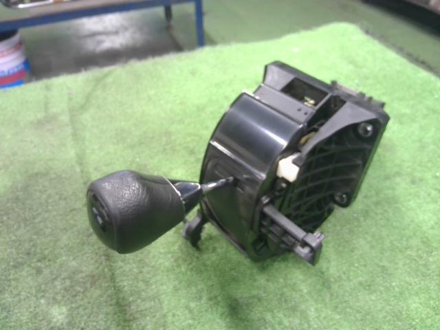 【中古】中古部品 ヴェルファイア ANH20W シフトレバー 【3310200100-000021164837850】