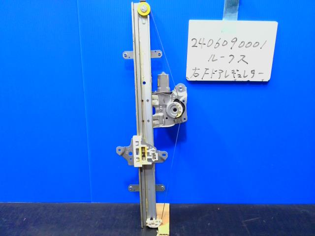 【中古】中古部品 ルークス B44A 右フロントドアレギュレータ・モーター 【3310220100-240609000113120】