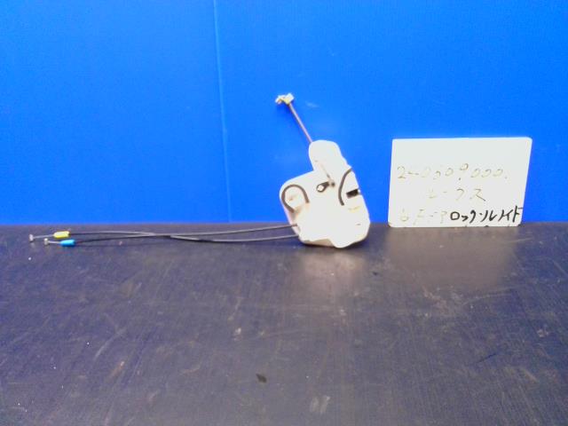 【中古】中古部品 ルークス B44A 右フロントドアロックソレノイド 【3310220100-240609000164550】
