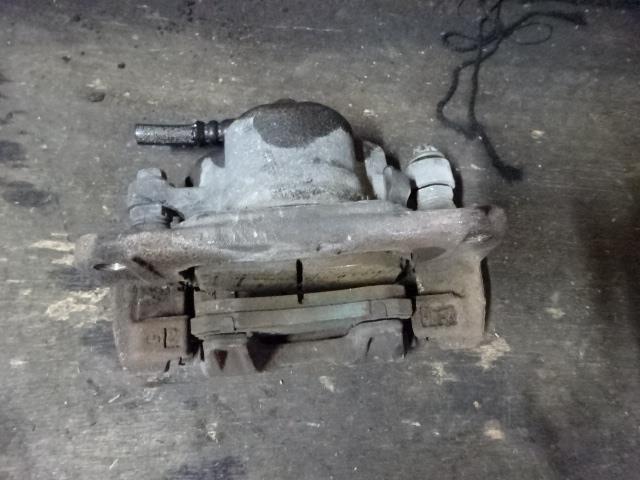 【中古】中古部品 アクティ HA6 右フロントキャリパー 【3310410000-000243028844330】