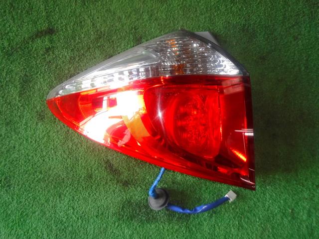 【中古】中古部品 ラクティス NCP125 左テールランプ 【3330450100-240918000115600】