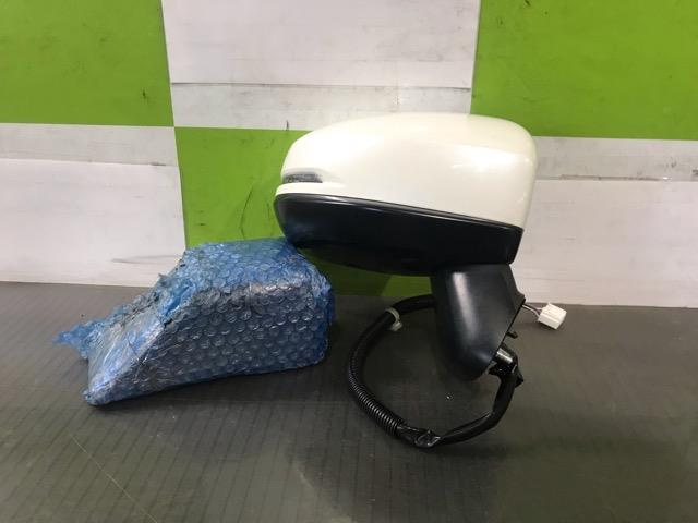 樂天商城 - 【中古】中古部品 フィット GK3 右サイドミラー 【3330530100-000005288213500】