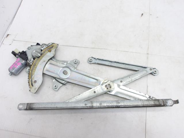【中古】中古部品 エッセ L235S 右フロントドアレギュレータ・モーター 【3310250100-000243037013120】