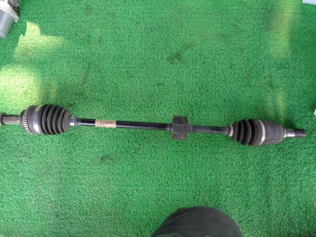 【中古】中古部品 モコ MG33S 右フロントドライブシャフト 【3340030100-186863000042100】