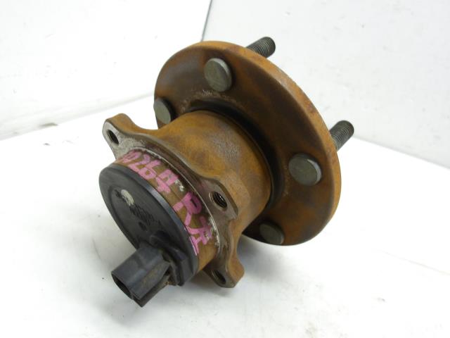【中古】中古部品 プレマシー CREW リアハブ 【3310250100-000243026444471】
