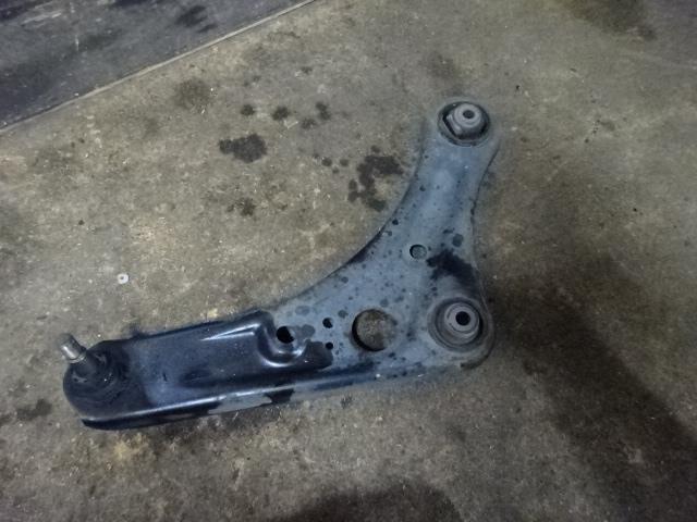 【中古】中古部品 eKカスタム B11W 右フロントロアアーム 【3310410000-000243039751720】