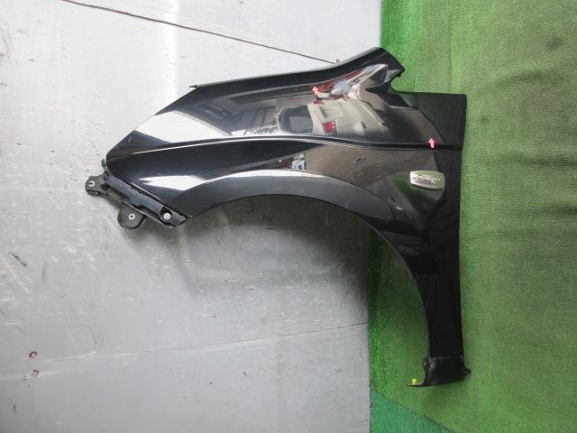 【中古】中古部品 アイシス ANM10W 左フロントフェンダー 【3330560100-241002000210700】