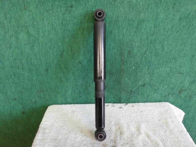 Rakuten - 【中古】中古部品 ミニキャブ DS16T 右リアショックアブソーバー 【3310420000-000002298750700】