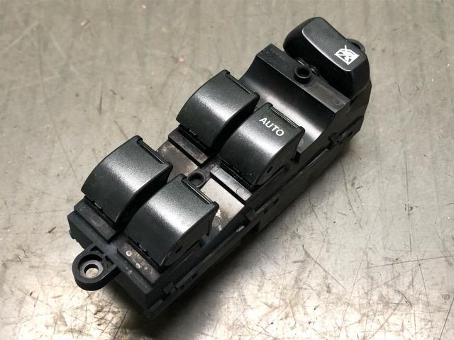 【中古】中古部品 ソリオ MA15S パワーウインドウスイッチ 【3330530100-000005298661900】