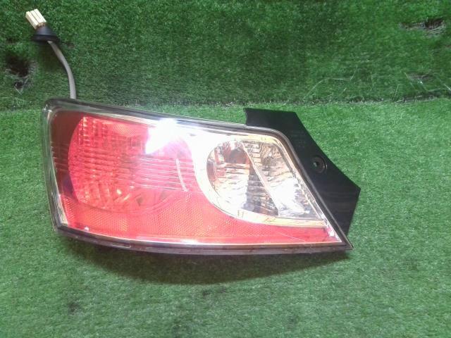 【中古】中古部品 bB QNC21 左テールランプ 【3260240000-241002000215600】